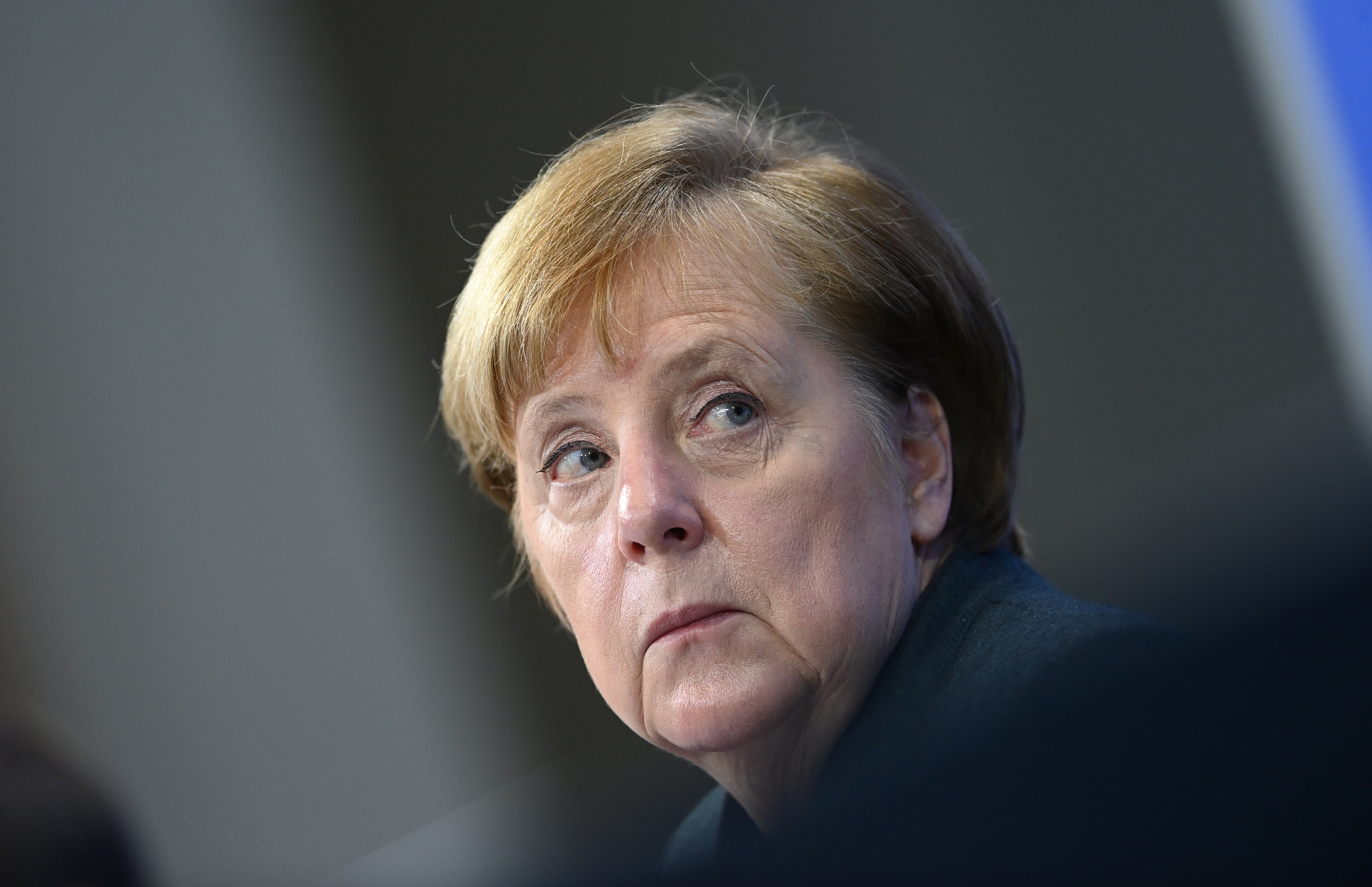 Merkel: Novi soj virusa predstavlja prijetnju